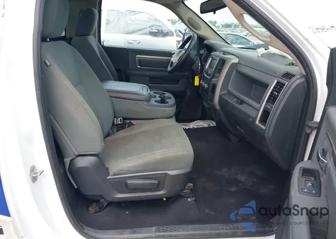 2015 Ram 1500 Tradesman из США, поврежденный, VIN 3C6JR6DT6FG595157